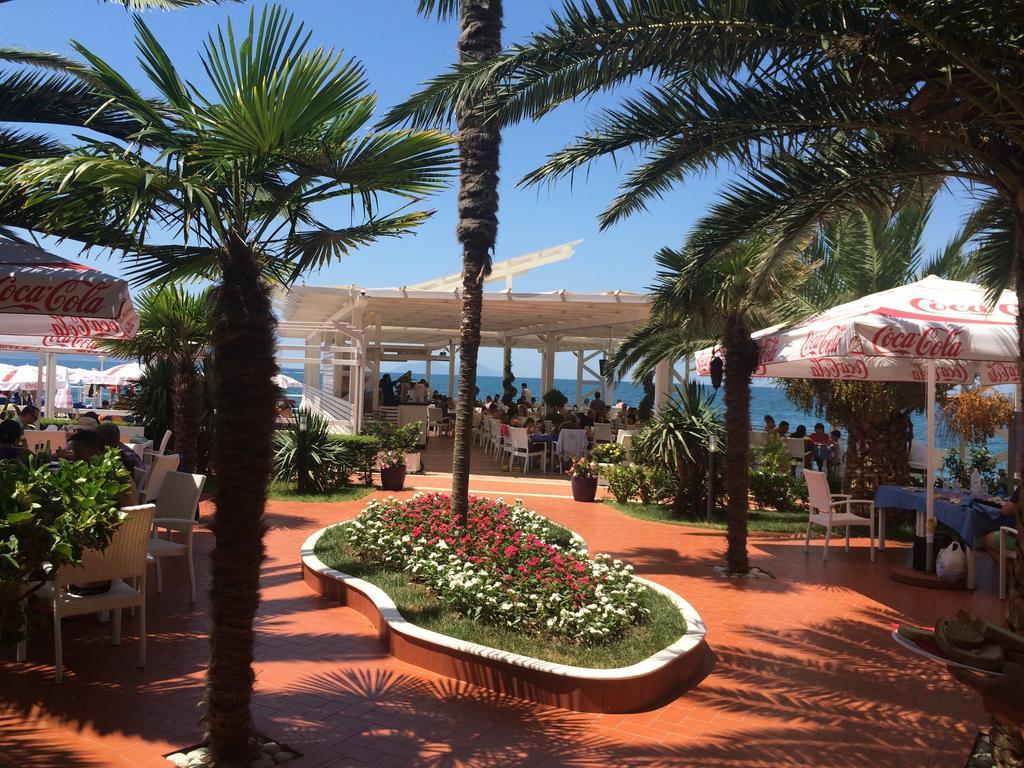 Paradise Beach Hotel Radhime Ngoại thất bức ảnh