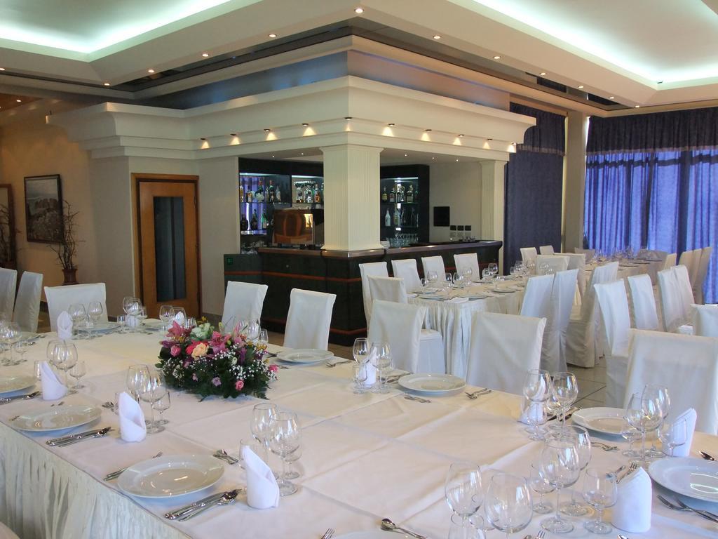 Paradise Beach Hotel Radhime Ngoại thất bức ảnh